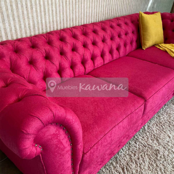 3 seater fuchsia pink upholstered chesterfield armchair aerea 1
