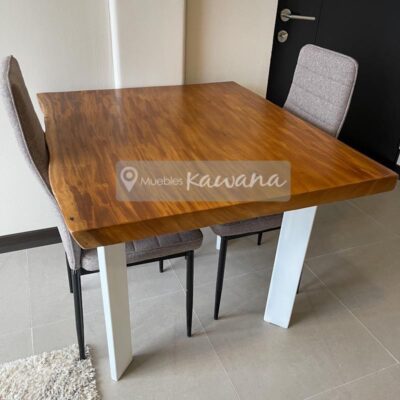 Guanacaste wooden dining table with 4 seats