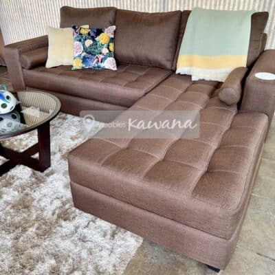 Sillón con cargador inalámbrico retráctil