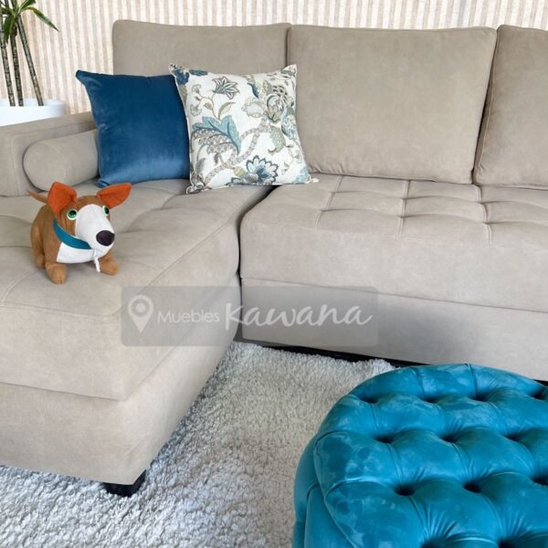Pet friendly L-shaped armchair with Aquaclean Daytona fabric