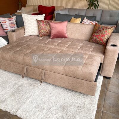 Sofá cama con porta vasos y ottoman baul en microcuero