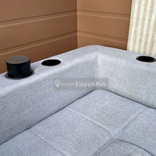 Sofá cama esquinero XL para 8 personas personalizado con 3 cargadores inalámbricos, baúl y porta vasos en lino gris 4,4m