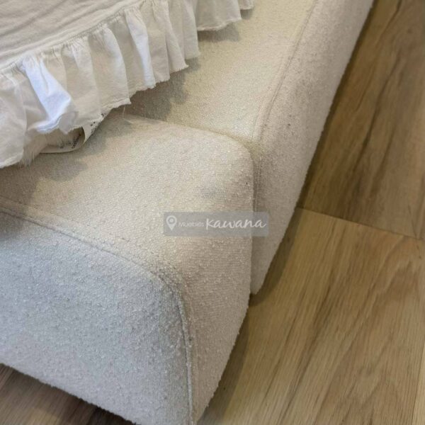 Cama king moderna en lino ivory suave alto tránsito