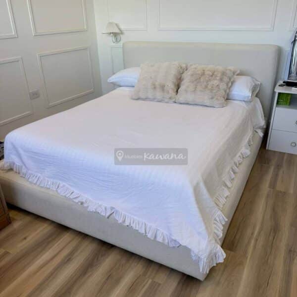 Cama king moderna en lino ivory suave alto tránsito