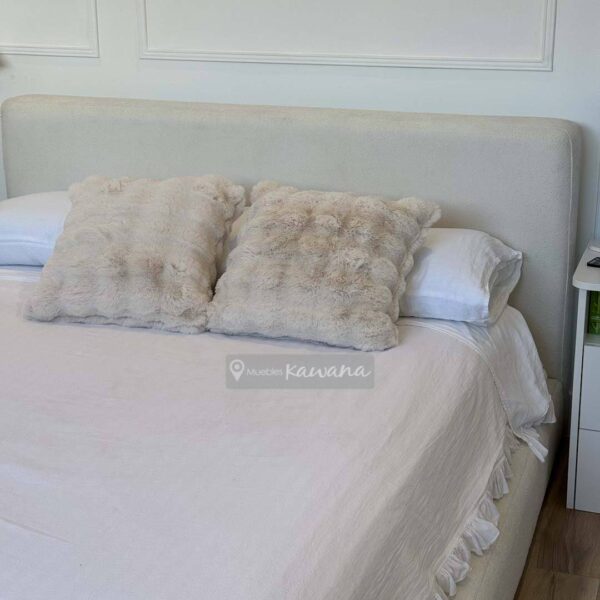 Cama king moderna en lino ivory suave alto tránsito