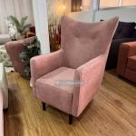 Butaca palo rosa moderna con respaldo alto patas de madera café